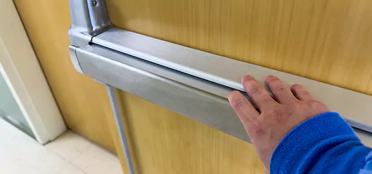 Installing a Push Bar on a Door Charlesbourg